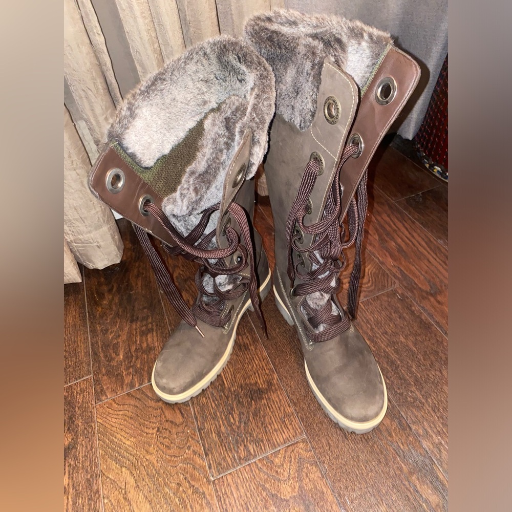 Brown faux fur Timberland boot